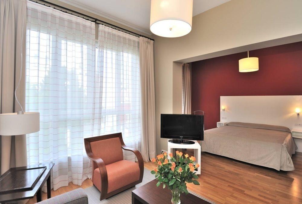 Mas Aparthotel Eu Брюссель Экстерьер фото