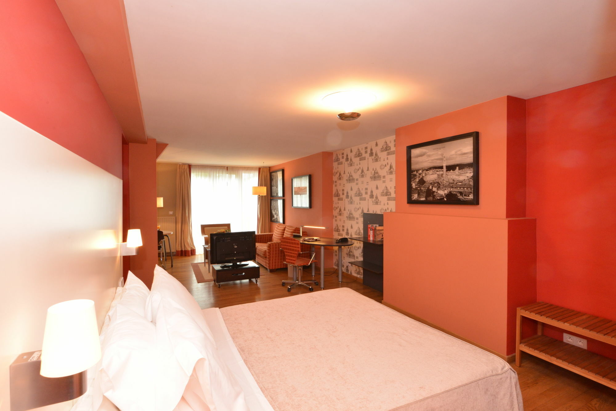 Mas Aparthotel Eu Брюссель Экстерьер фото