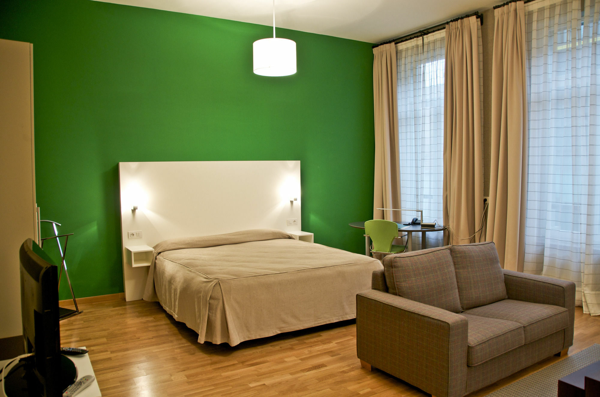 Mas Aparthotel Eu Брюссель Экстерьер фото